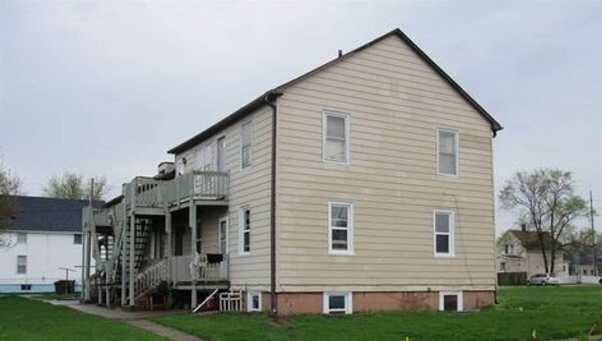 Apartment for rent at 1208 13th St, East Moline, IL 61244
