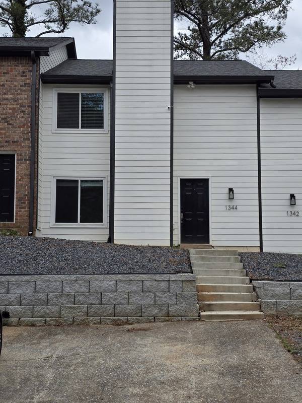 Townhouse for rent at 1344 N Hampton Rd, Alpharetta, GA 30009