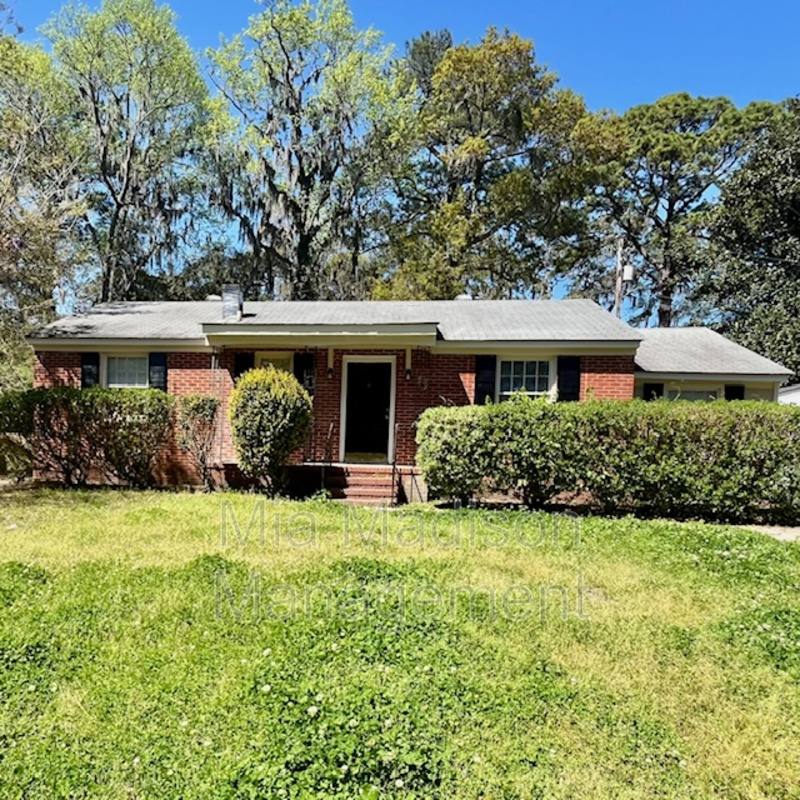 House for rent at 5 Hughes Ave, Savannah, GA 31406