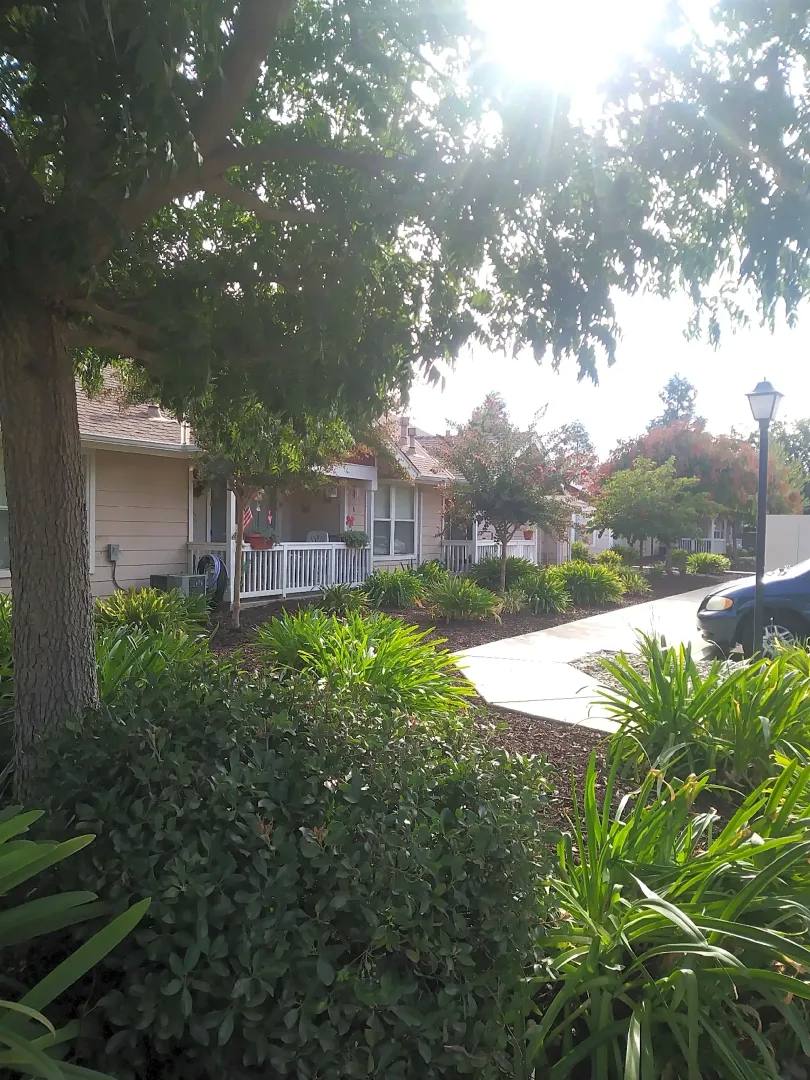 Apartment for rent at 975 Lake Park Ave, Galt, CA 95632