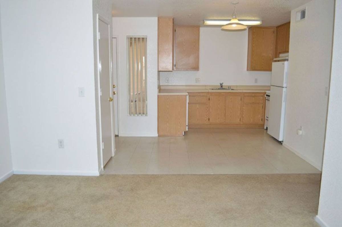 Apartment for rent at 975 Lake Park Ave, Galt, CA 95632