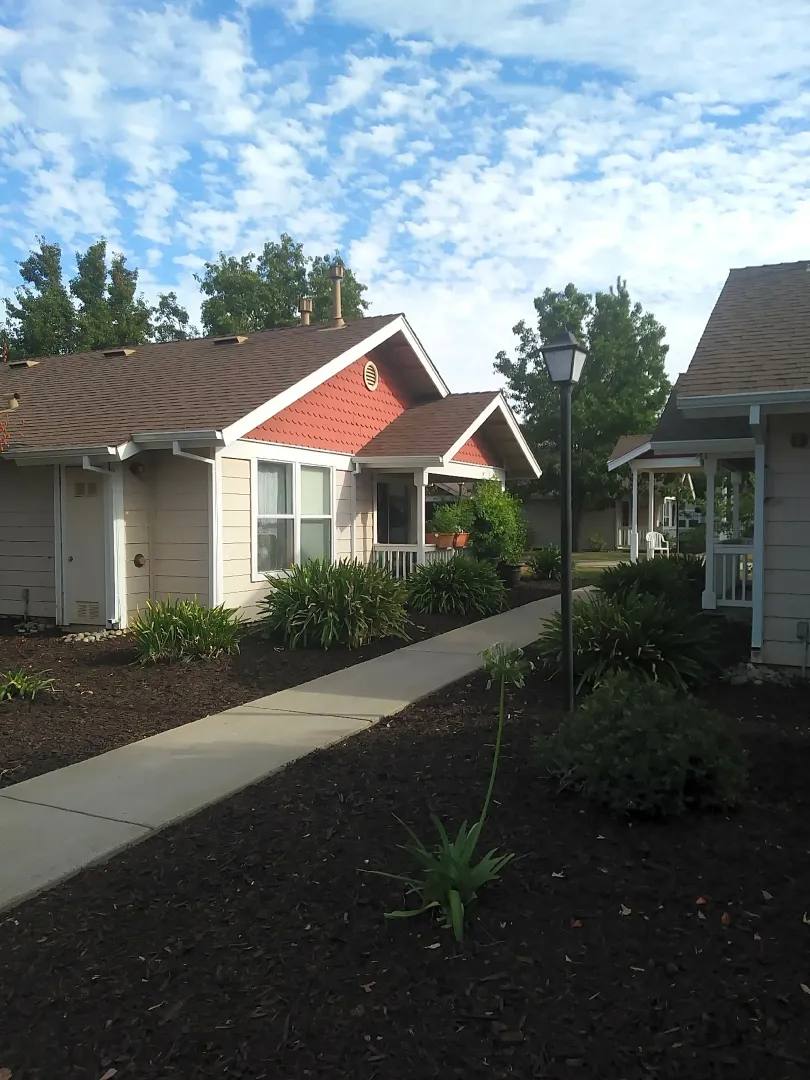 Apartment for rent at 975 Lake Park Ave, Galt, CA 95632