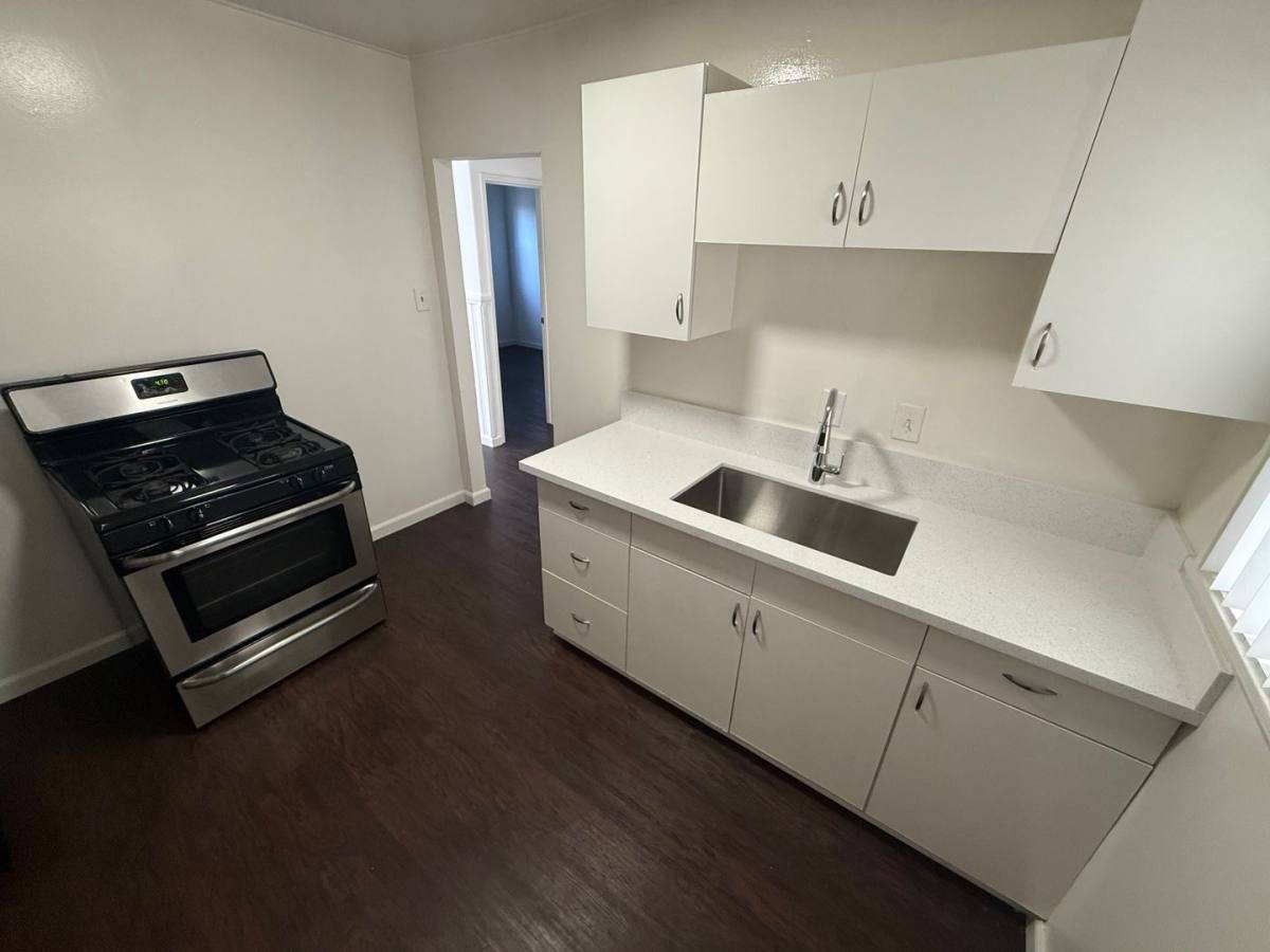 Apartment for rent at 3767 -71 Bentley, Los Angeles, CA 90034