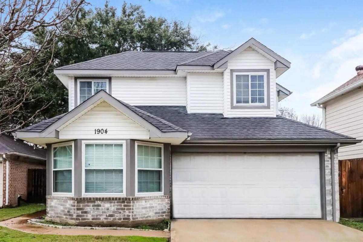 House for rent at 1904 Greenwood Dr, Rosenberg, TX 77471