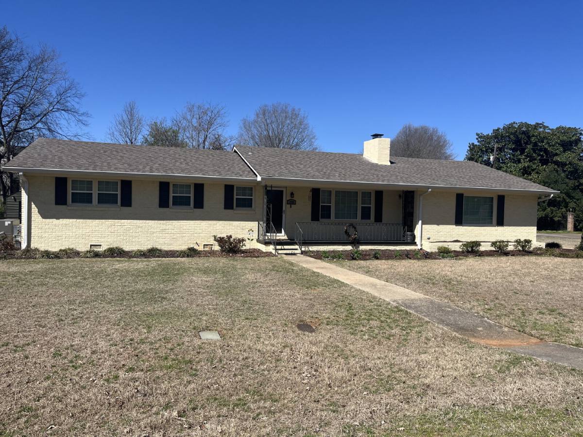 House for rent at 1711 Lydia Dr NW, Huntsville, AL 35816