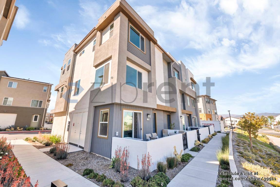 Townhouse for rent at 27578 Manzanita Way, Valencia, CA 91355
