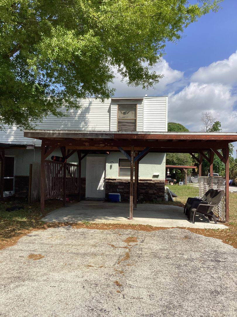 House for rent at 715 66th Ave W, Bradenton, FL 34207