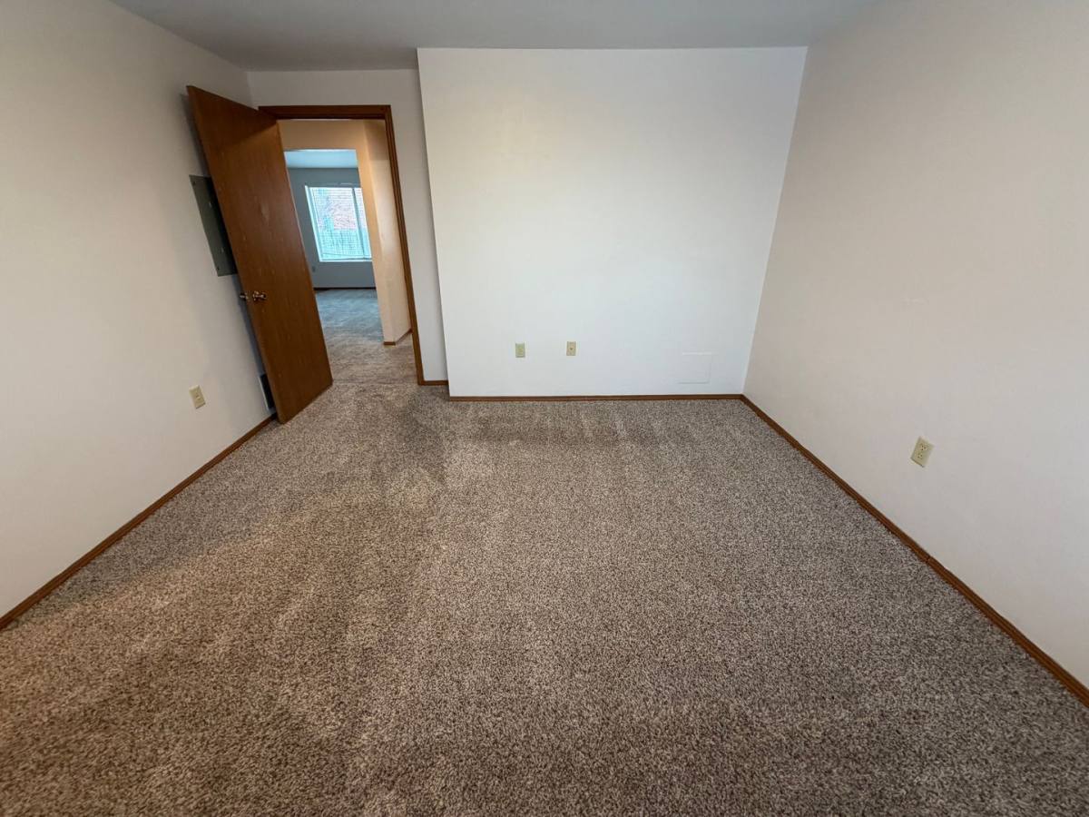 2681 Humboldt Rd, Green Bay, WI 54311 - Apartment for Rent - Image 9