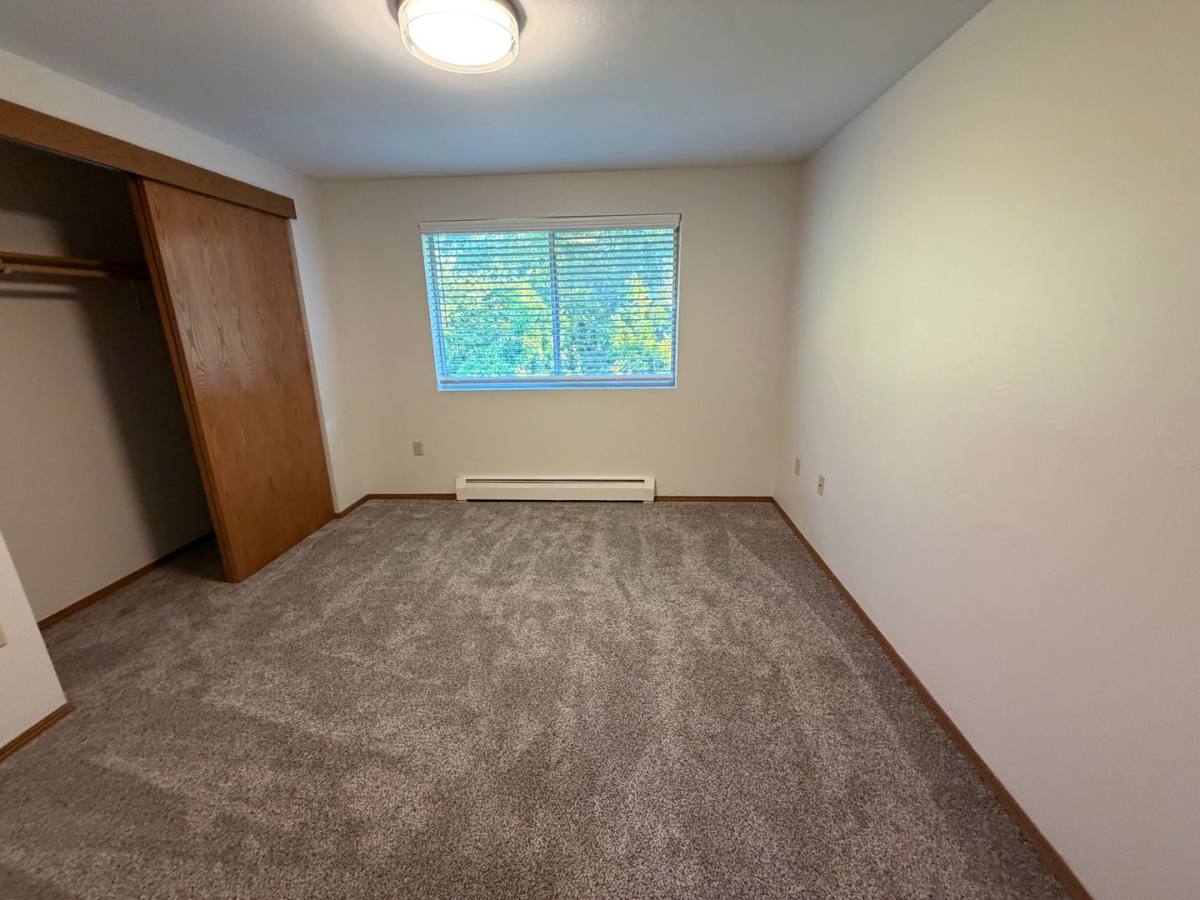 Apartment for rent at 2681 Humboldt Rd, Green Bay, WI 54311