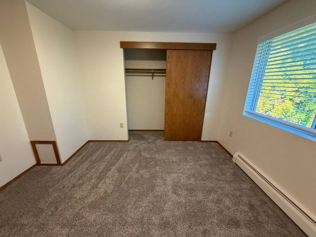 Apartment for rent at 2681 Humboldt Rd, Green Bay, WI 54311