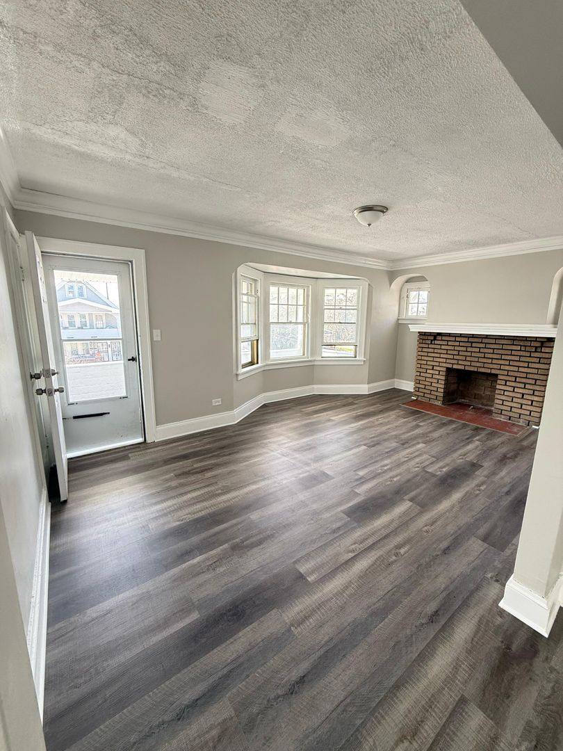Apartment for rent at 1743 Algonac Rd, Cleveland, OH 44112