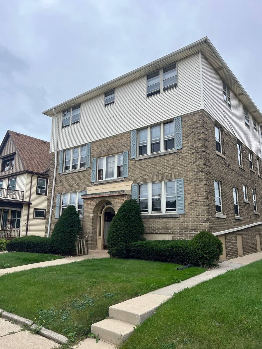 Apartment for rent at 915 Minnesota Ave, South Milwaukee, WI 53172