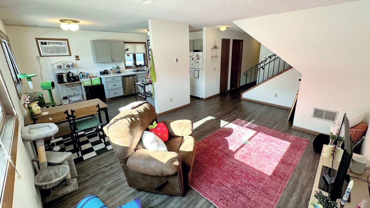 Apartment for rent at 812-818 SE 9th Ave, Minneapolis, MN 55414