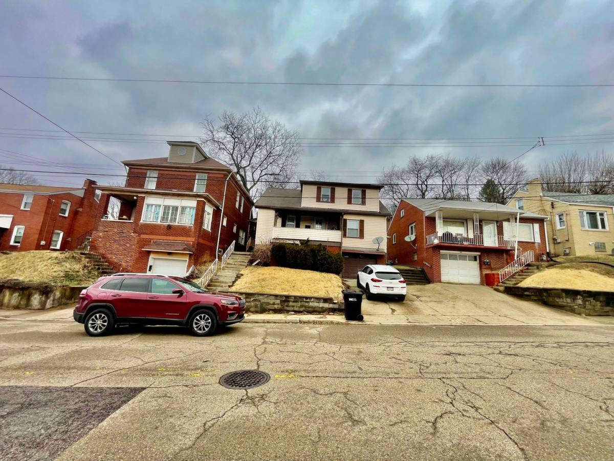 Apartment for rent at 1718 Pierce St, Aliquippa, PA 15001
