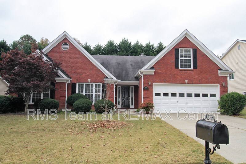 House for rent at 1490 Creek Pointe Circle, Lawrenceville, GA 30043