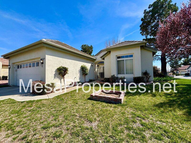 House for rent at 19569 Ironside Dr, Apple Valley, CA 92308