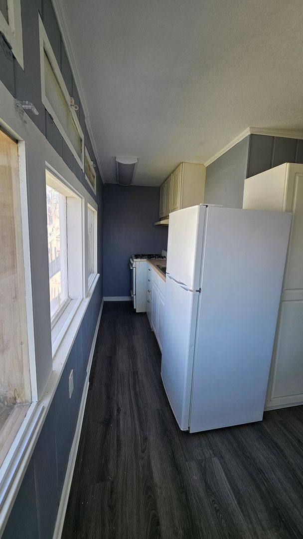 Apartment for rent at 1072 27th St, Des Moines, IA 50311