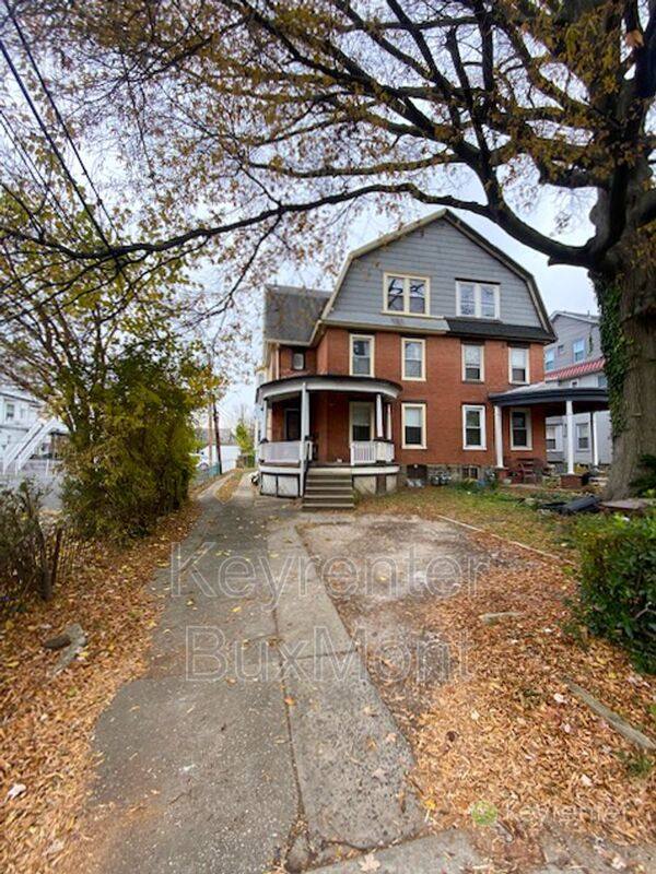 Apartment for rent at 16 N Rigby Ave #2, Lansdowne, PA 19050