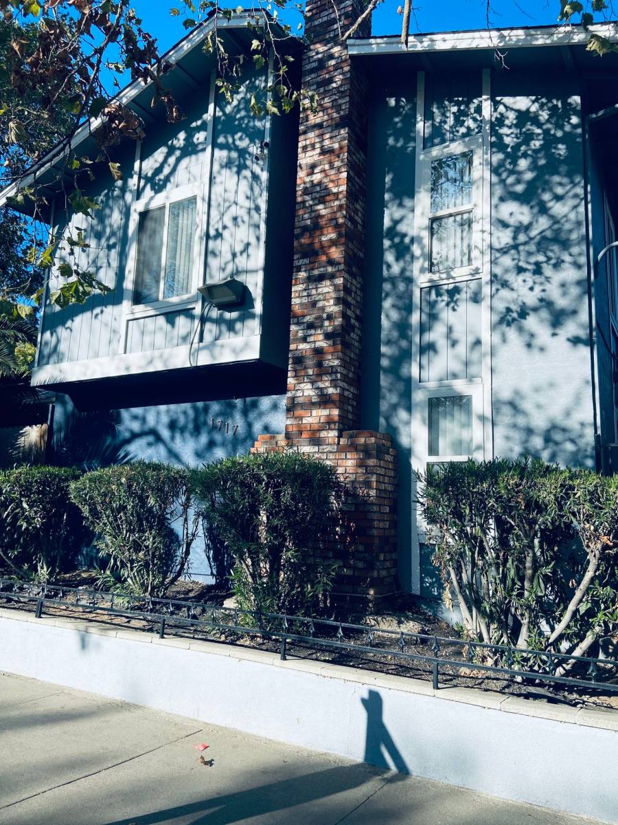Apartment for rent at 1717 W St, Sacramento, CA 95818