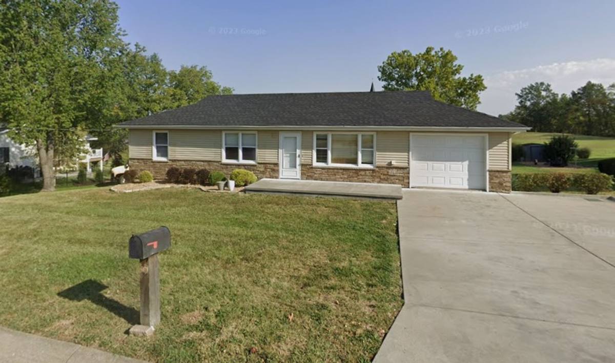 House for rent at 1003 Rose Lane, Washington, MO 63090