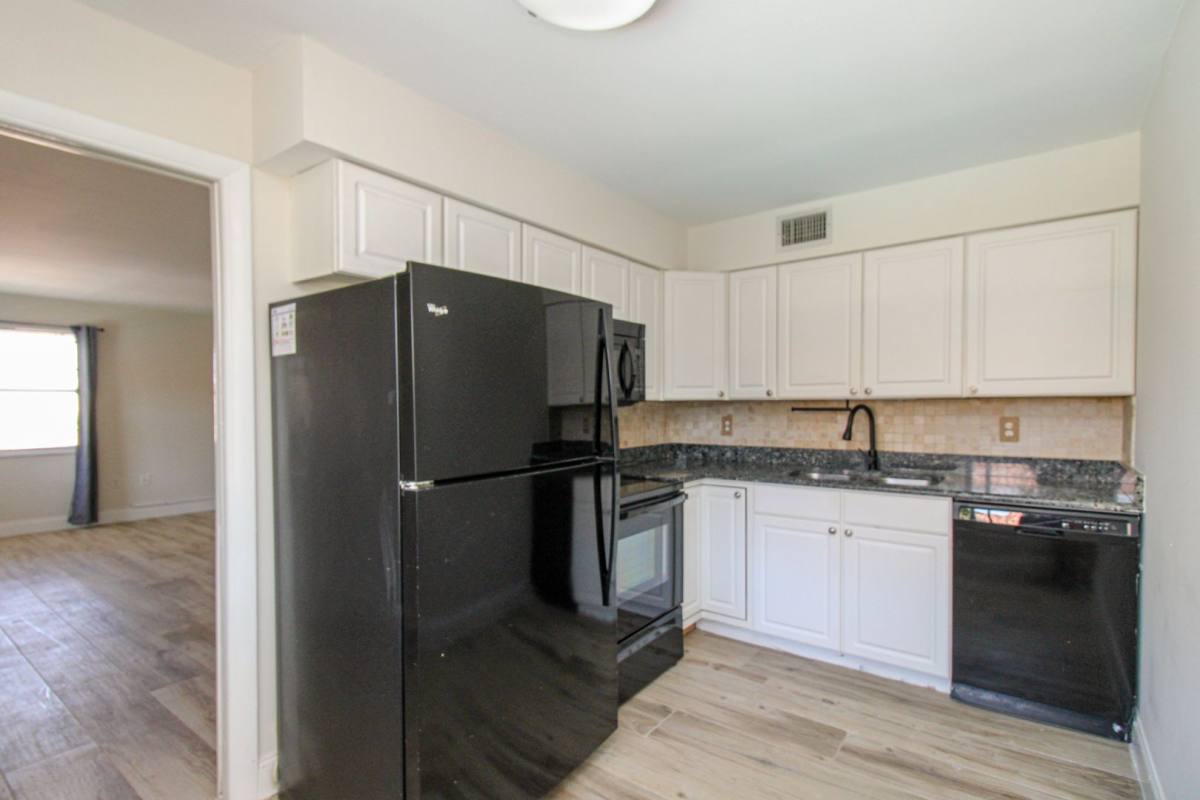 Apartment for rent at 2102 Alamanda Dr, Naples, FL 34102