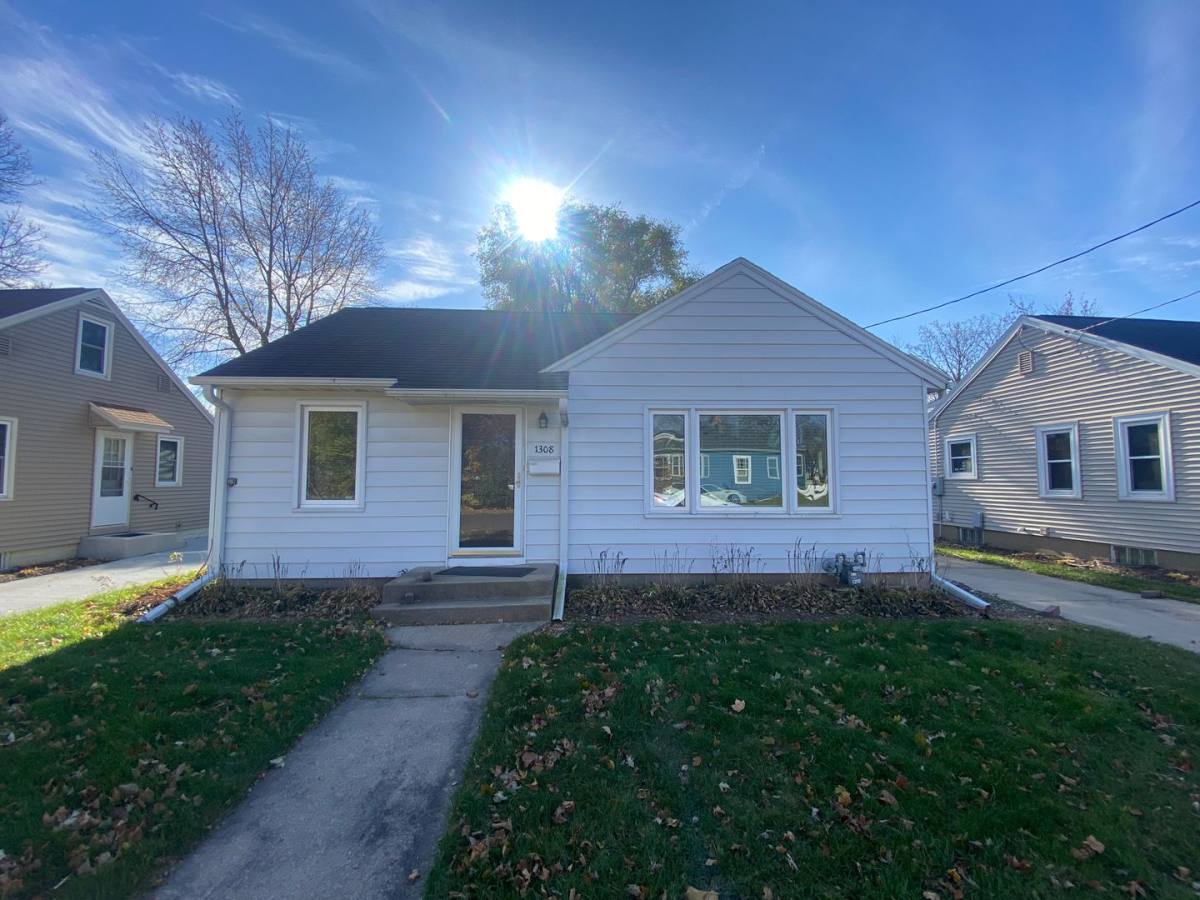 House for rent at 1308 3 1 2 St SE, Rochester, MN 55904