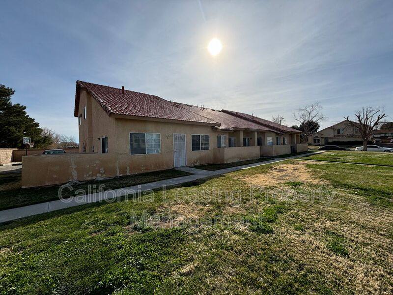 Townhouse for rent at 44510 16th St E #D, Lancaster, CA 93535