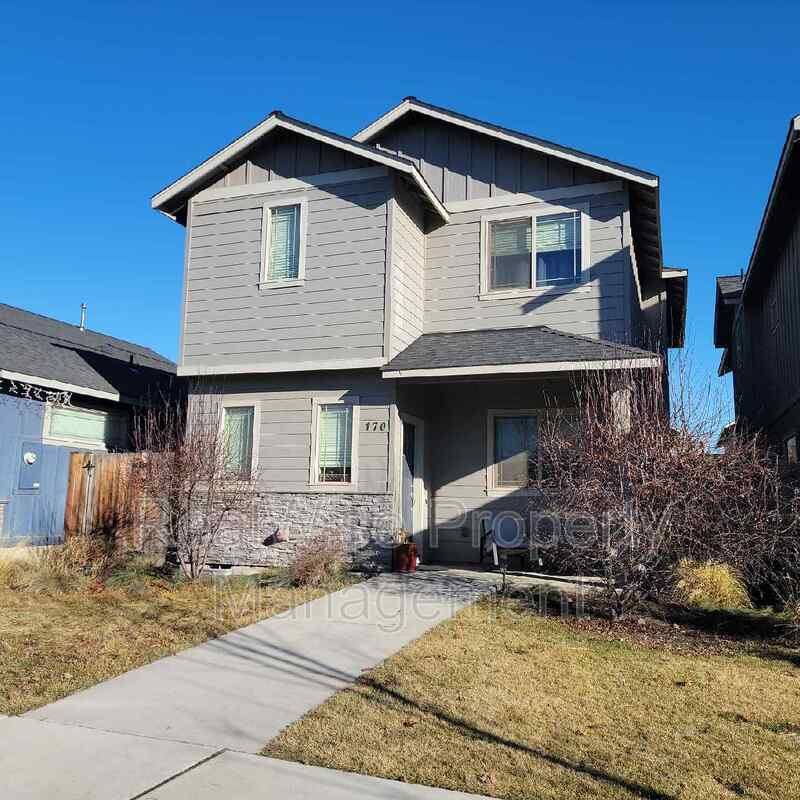 House for rent at 170 NW 30th St, Redmond, OR 97756