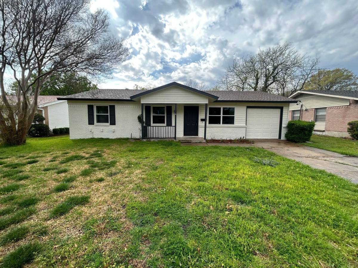 House for rent at 1307 Crestridge Dr, Plano, TX 75075