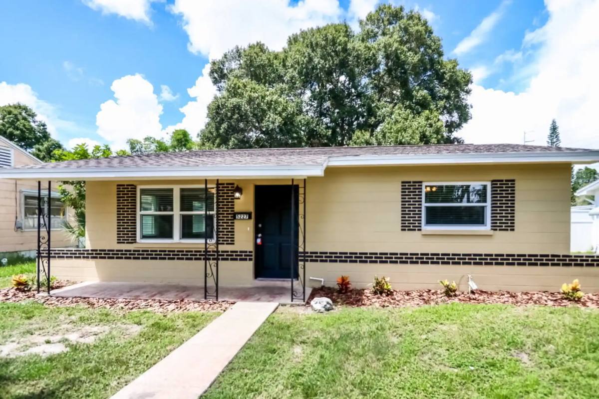 House for rent at 5227 4th Ave N, Saint Petersburg, FL 33710
