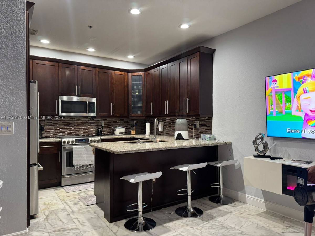 Townhouse for rent at 4301 SW 160th Ave #215, Hollywood, FL 33027