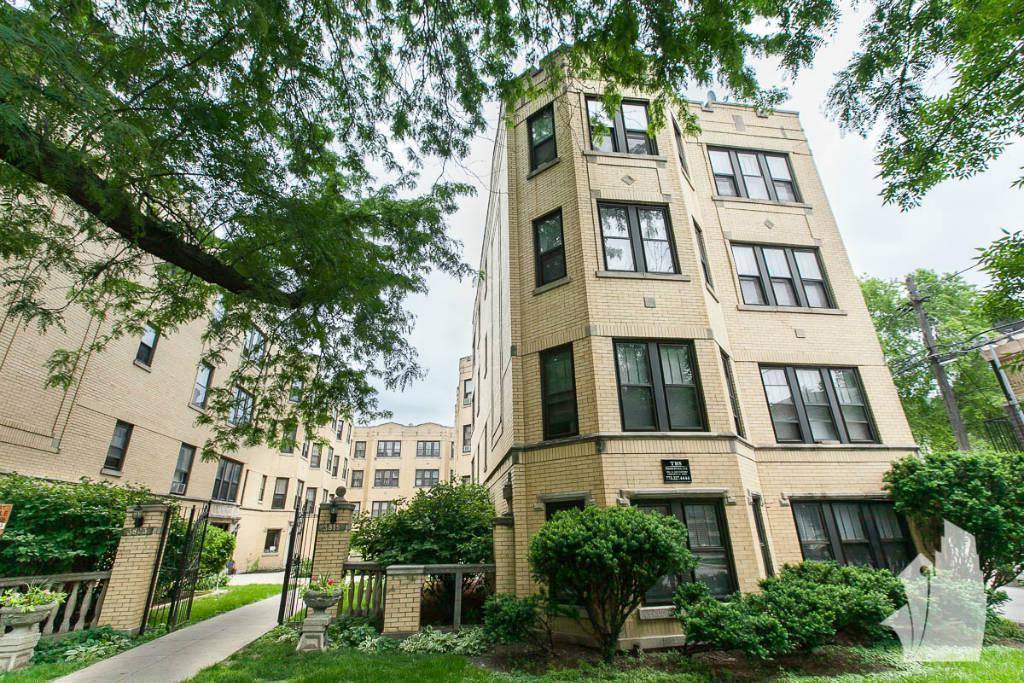 Apartment for rent at 3817 N Greenview Ave #2E, Chicago, IL 60613