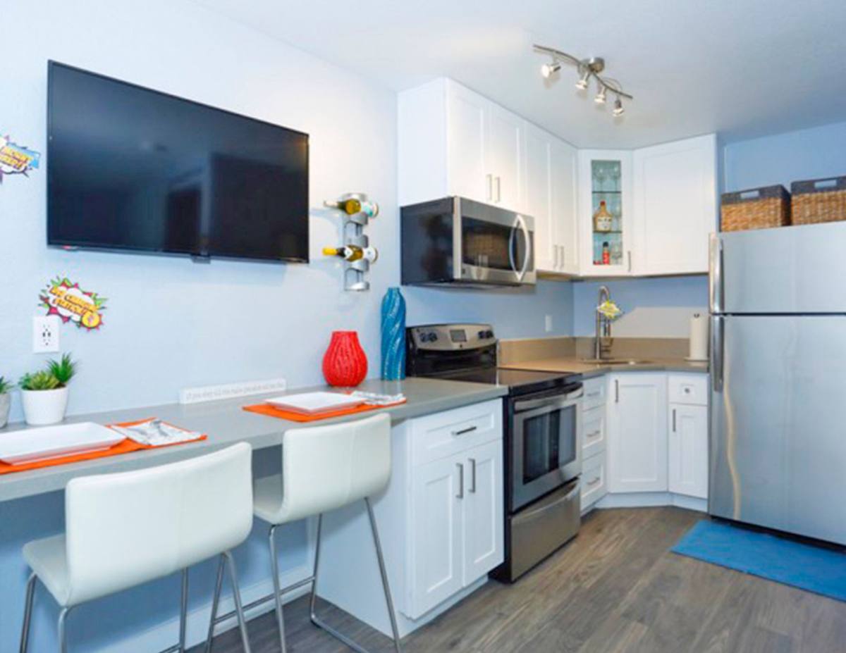 Apartment for rent at 150 Hoover Ave, Las Vegas, NV 89101