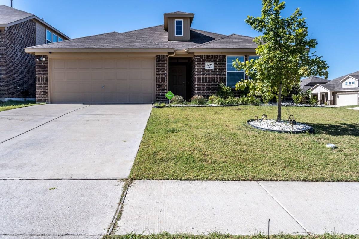 House for rent at 9475 Smoke Tree Dr, Forney, TX 75126