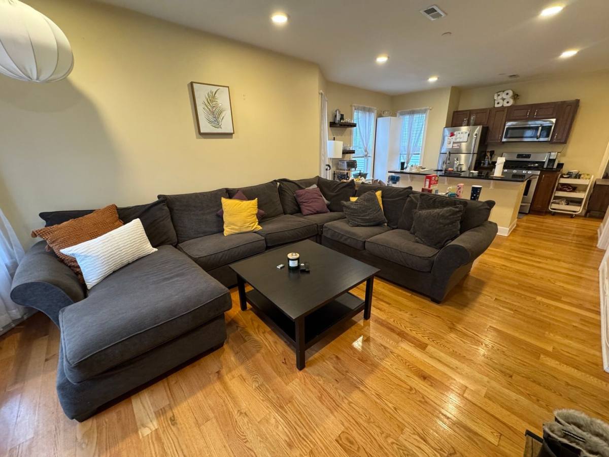 Apartment for rent at 10 Jay St #A1, Somerville, MA 02144
