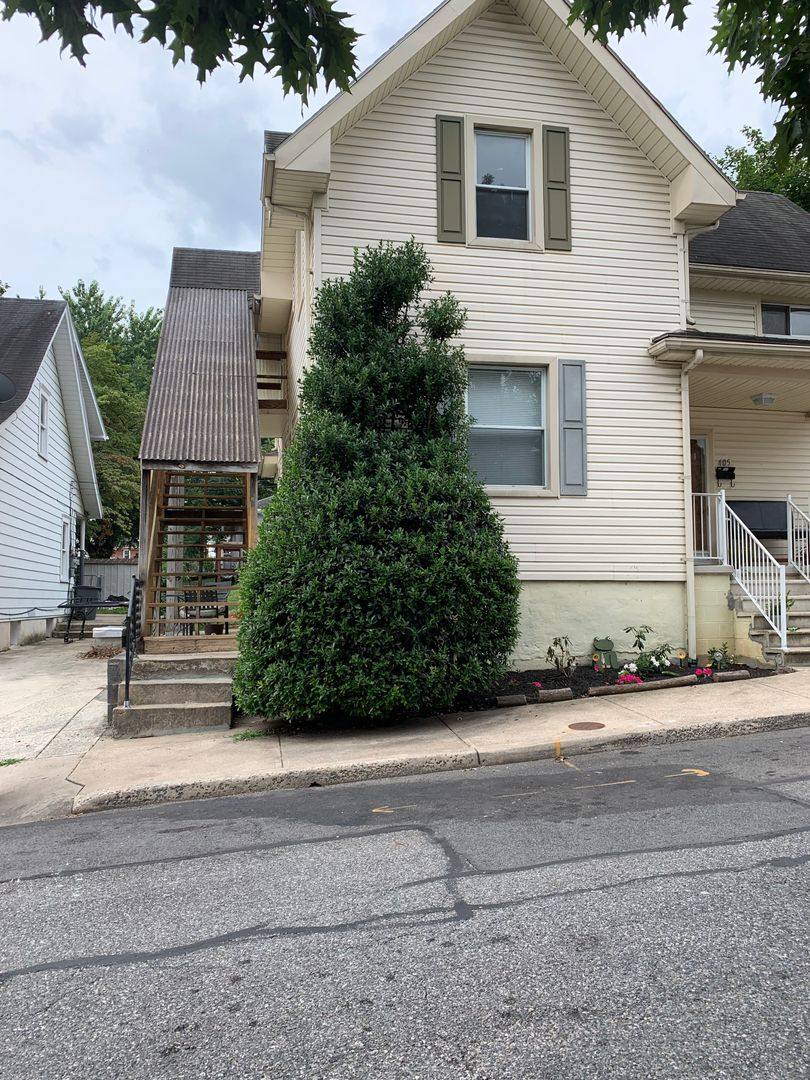 Apartment for rent at 405 Garlinger Ave, Hagerstown, MD 21740