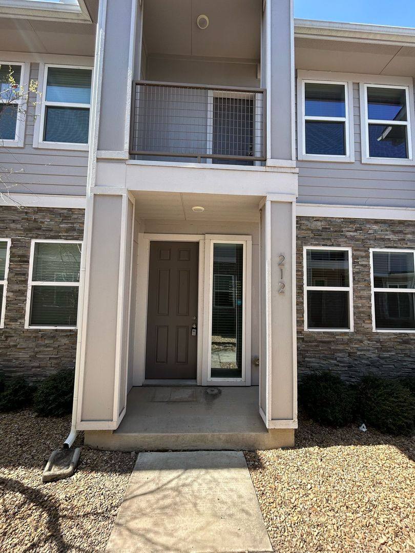 Apartment for rent at 212 Stellariga Place, Dallas, TX 75203