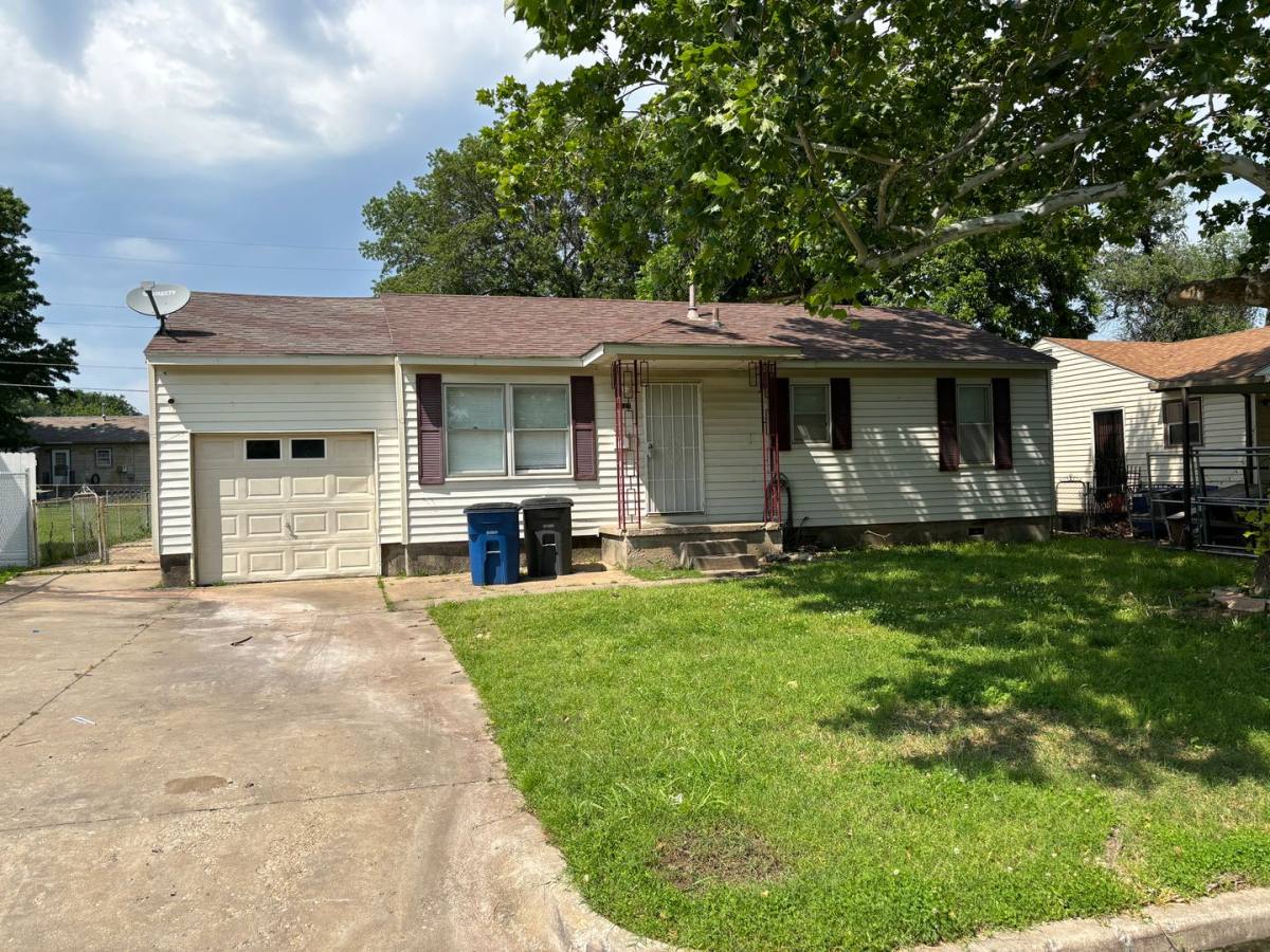 House for rent at 6727 E Independence Place, Tulsa, OK 74115
