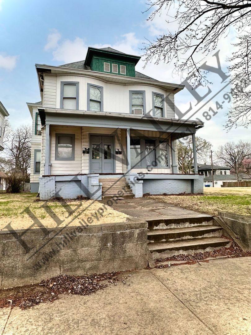 Apartment for rent at 722 S 5th St, Terre Haute, IN 47807