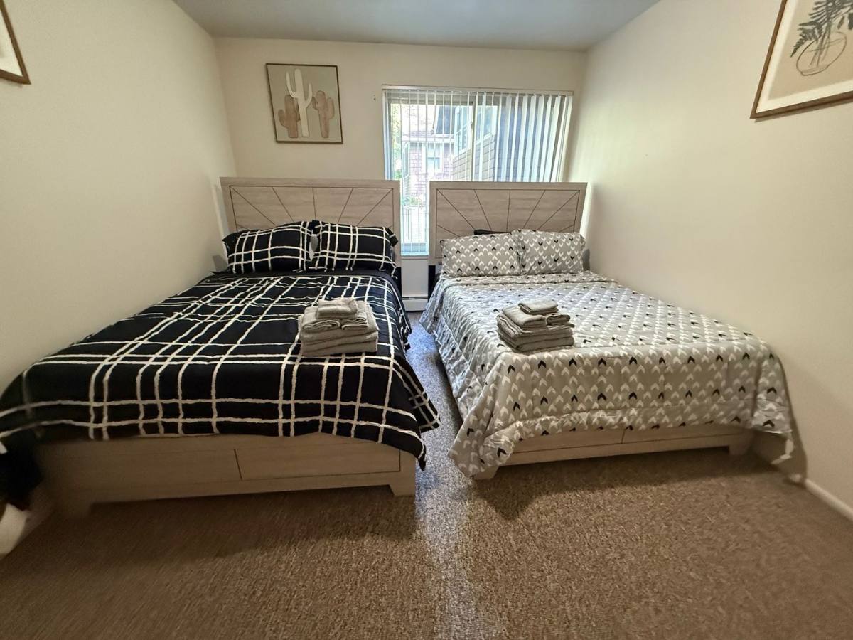 Apartment for rent at 913 Dewey, Ann Arbor, MI 48104