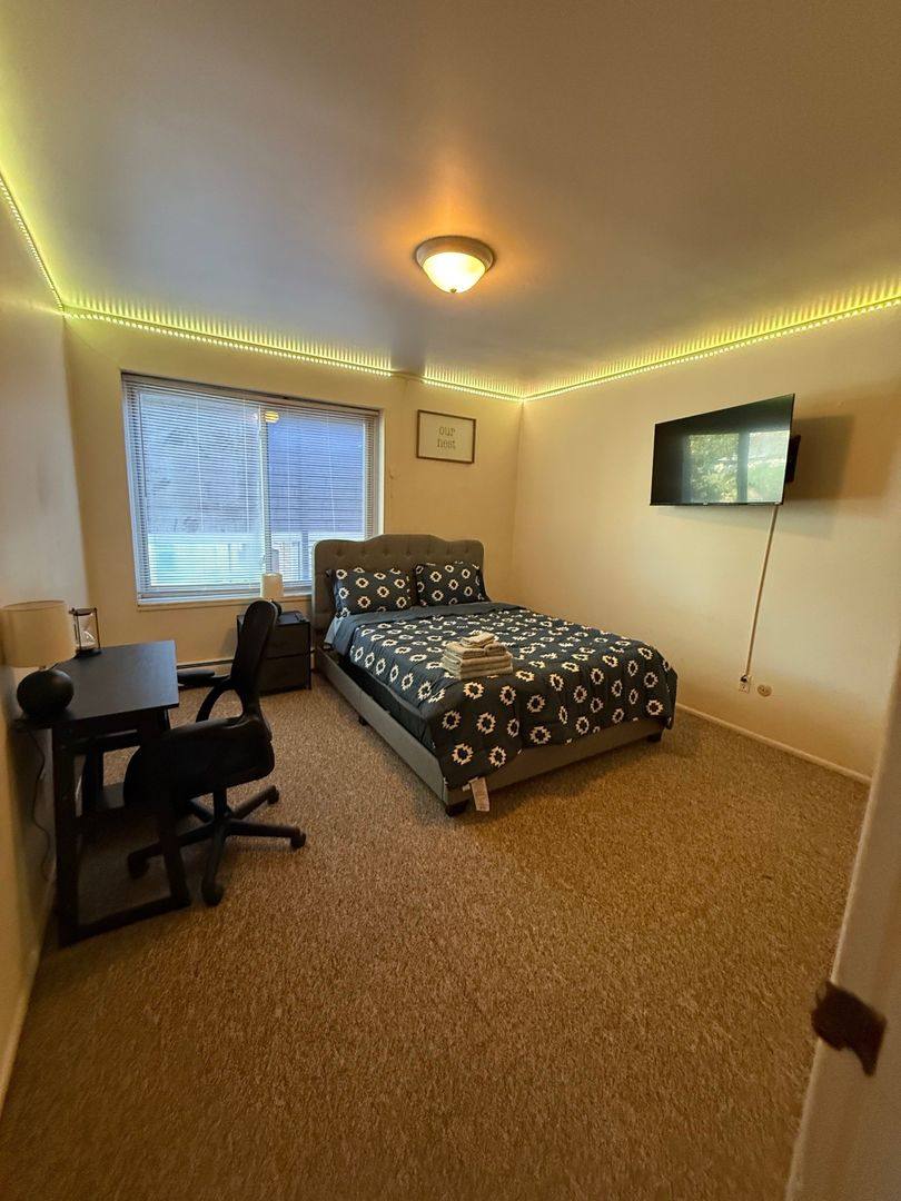 Apartment for rent at 913 Dewey, Ann Arbor, MI 48104
