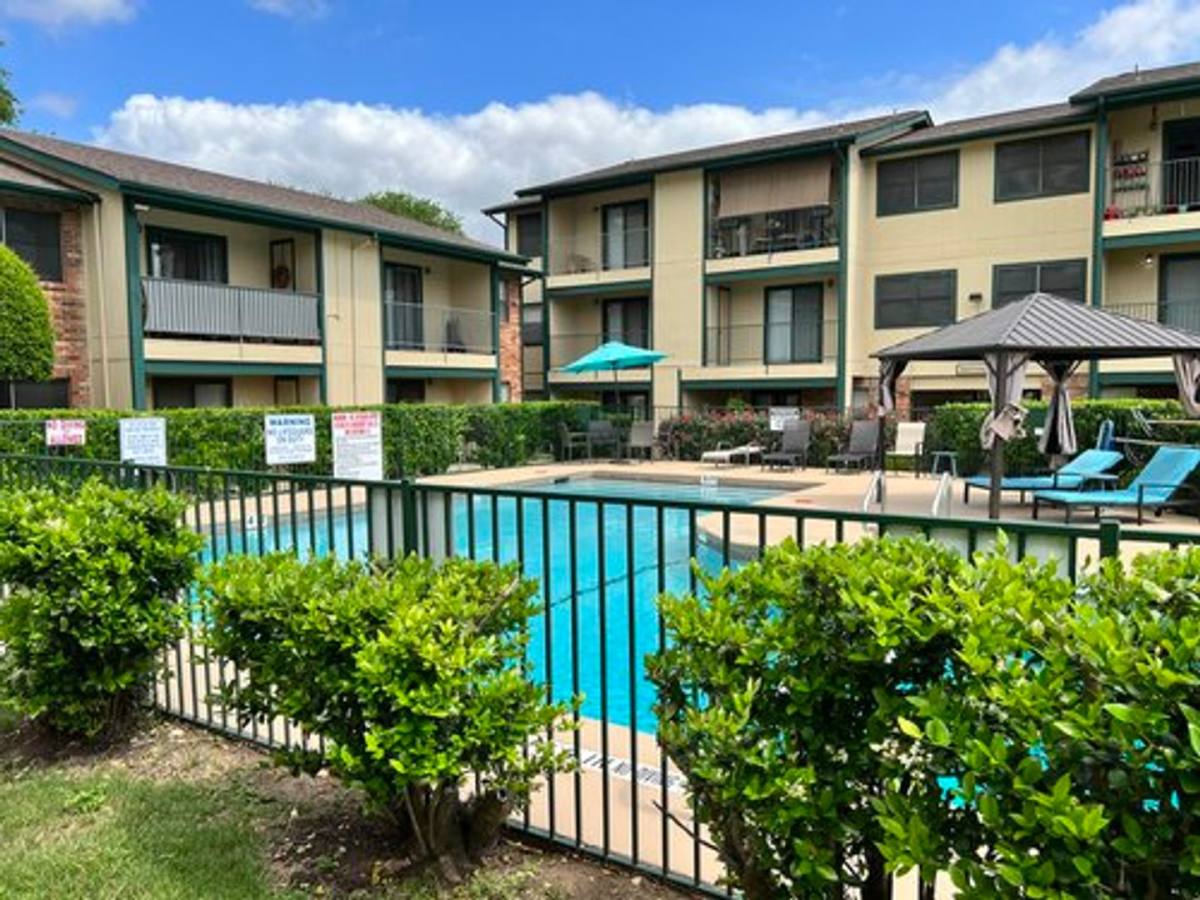Apartment for rent at 117 W William Cannon Dr, Austin, TX 78745