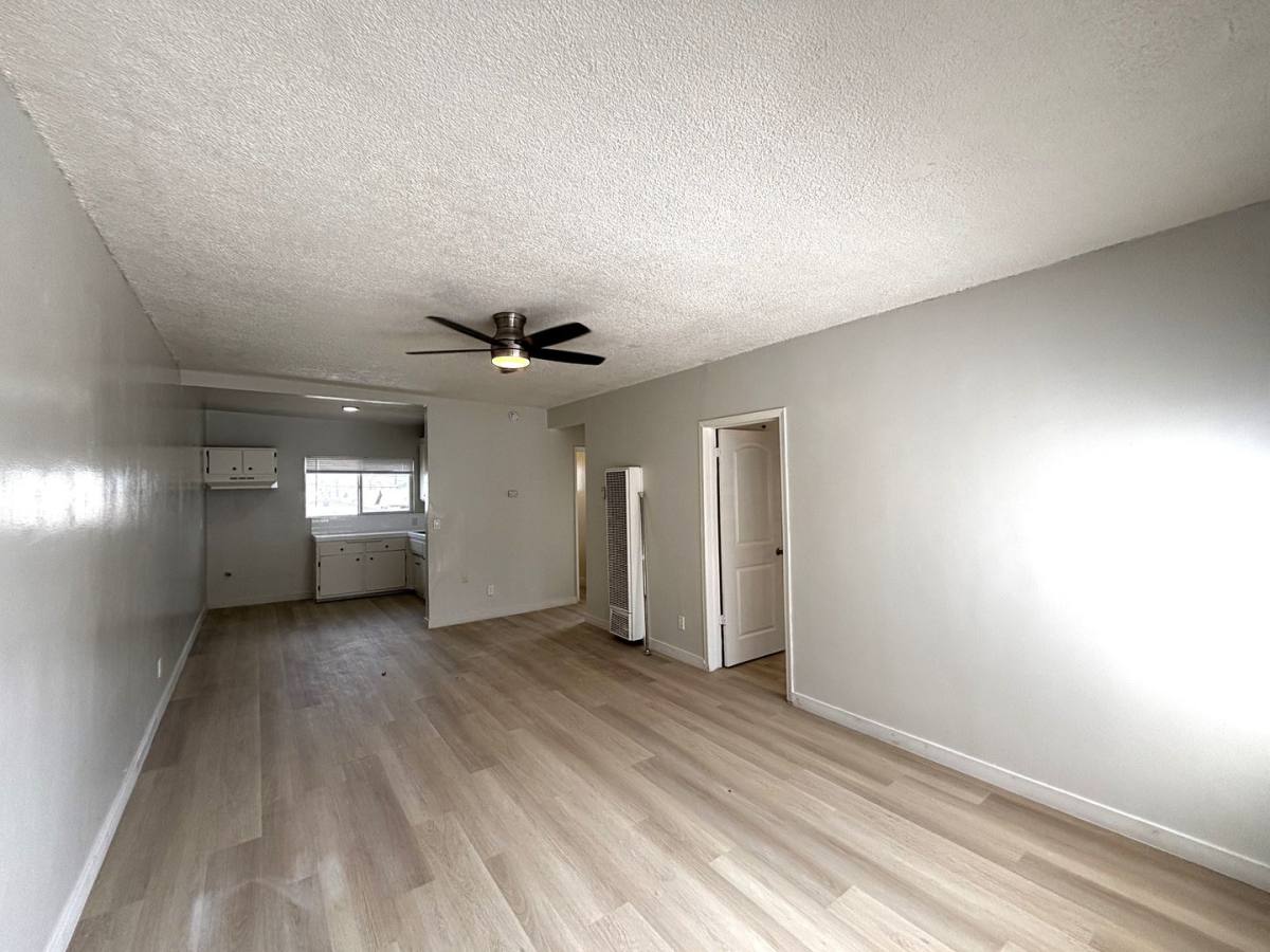 Apartment for rent at 850 W 95th St, Los Angeles, CA 90044