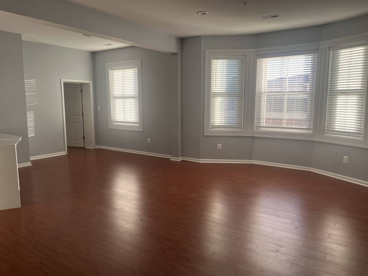 Apartment for rent at 92 W Washington St, Hagerstown, MD 21740