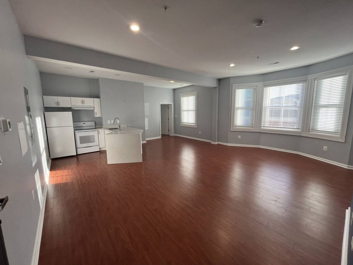Apartment for rent at 92 W Washington St, Hagerstown, MD 21740