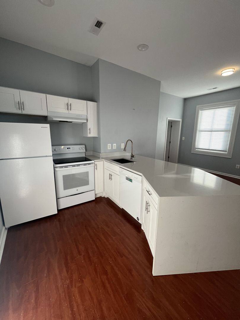 Apartment for rent at 92 W Washington St, Hagerstown, MD 21740