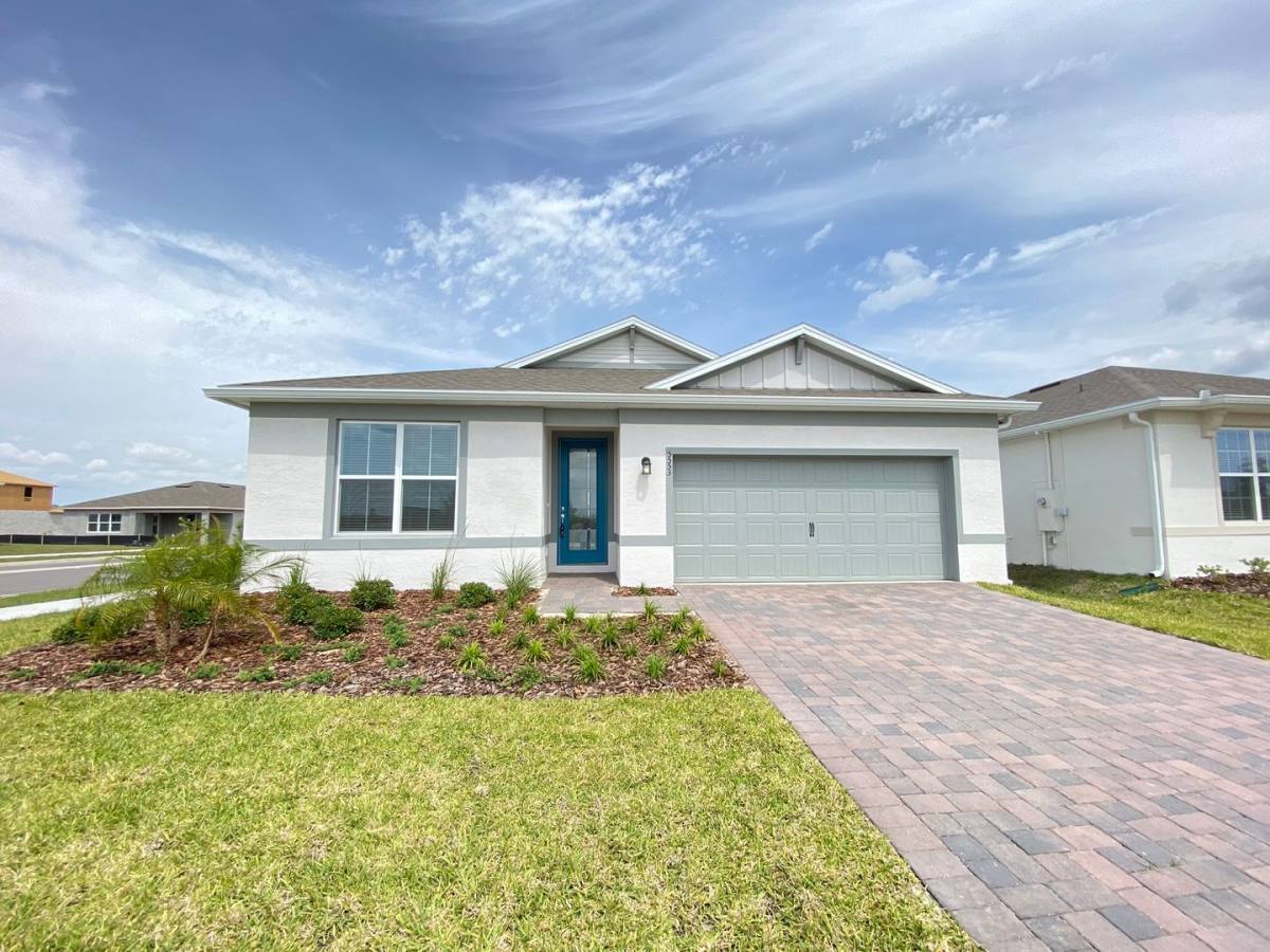 5553 Flame Vine Way, Saint Cloud, FL 34771