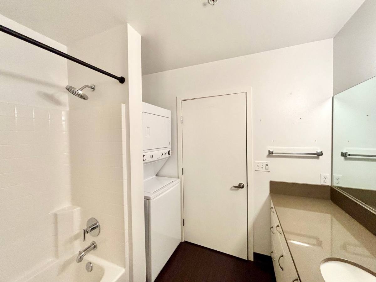 Apartment for rent at 11 W Mercer St, Seattle, WA 98119