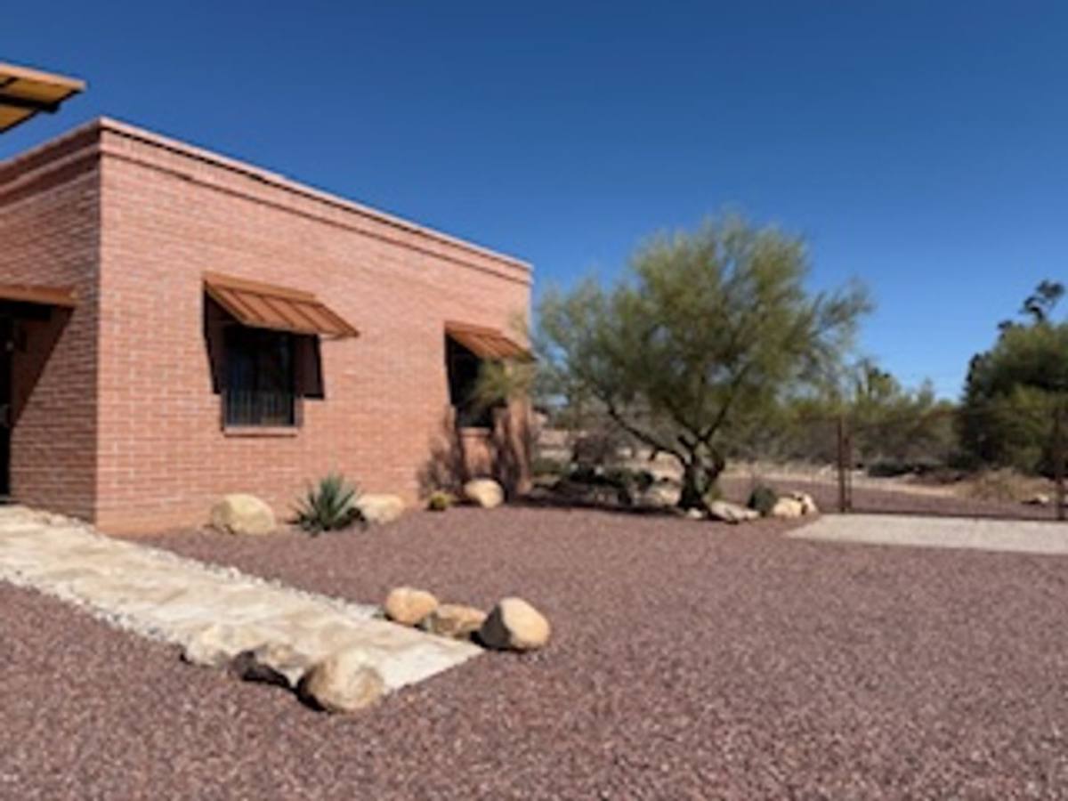 House for rent at 7040 N Montecatina Dr #GUEST, Tucson, AZ 85704