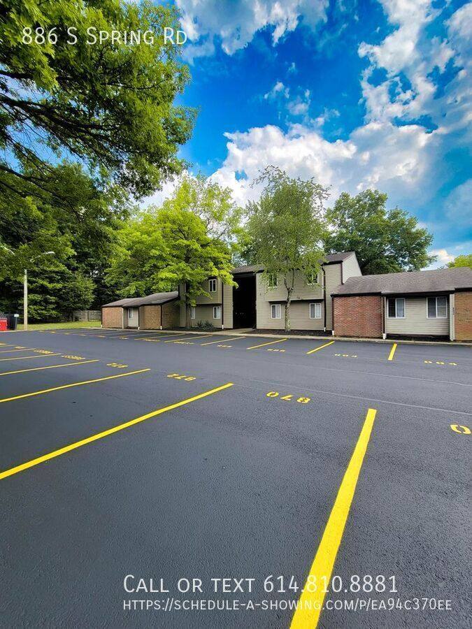 Apartment for rent at 886 S Spring Rd, Westerville, OH 43081